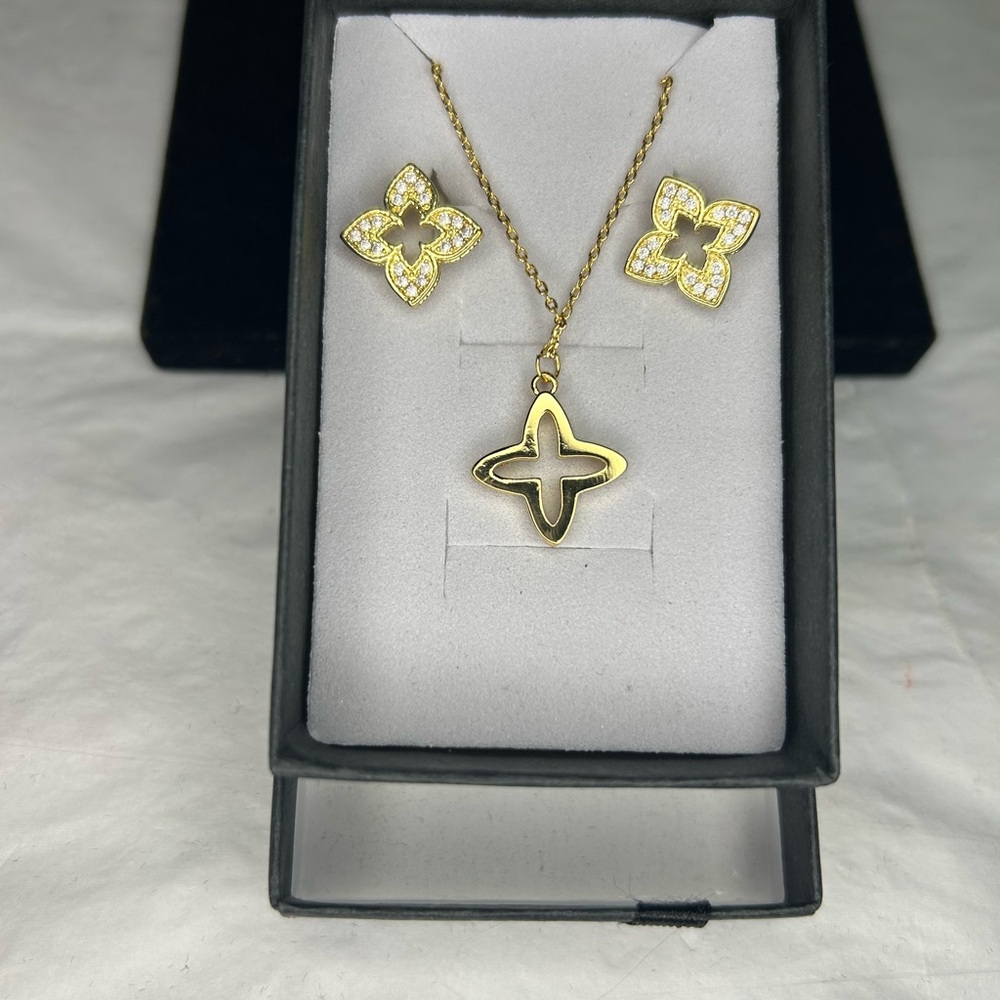 LUXY Gold Necklace and Crystal Earrings Set